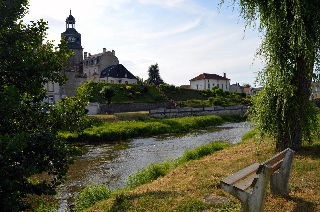 Hotel Du Grand Monarque Varennes-en-Argonne ภายนอก รูปภาพ