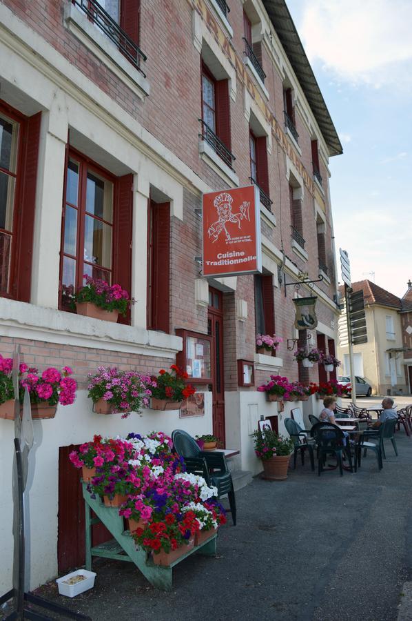 Hotel Du Grand Monarque Varennes-en-Argonne ภายนอก รูปภาพ